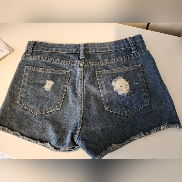 Shorts - Picture 2 of 2